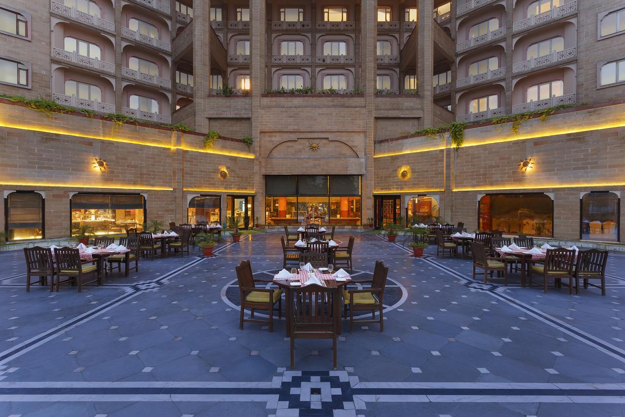 Park Plaza, Ludhiana Hotel Kültér fotó