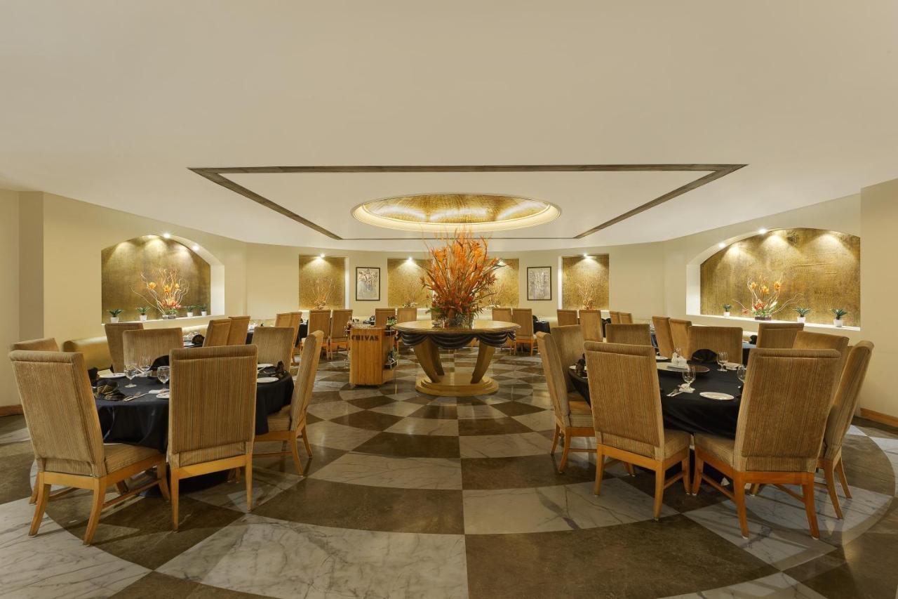 Park Plaza, Ludhiana Hotel Kültér fotó